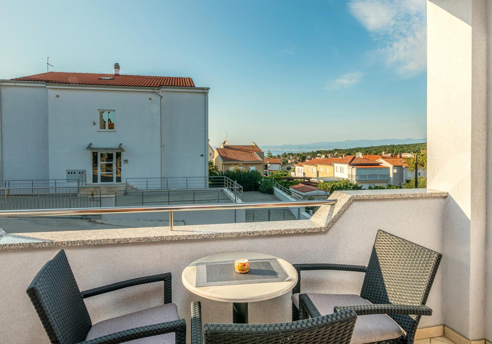Apartments Kvarner 2 Malinska Exterior foto